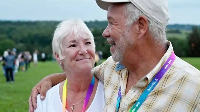 Meet the Iconic Couple from the Woodstock Album Co – Tymoff